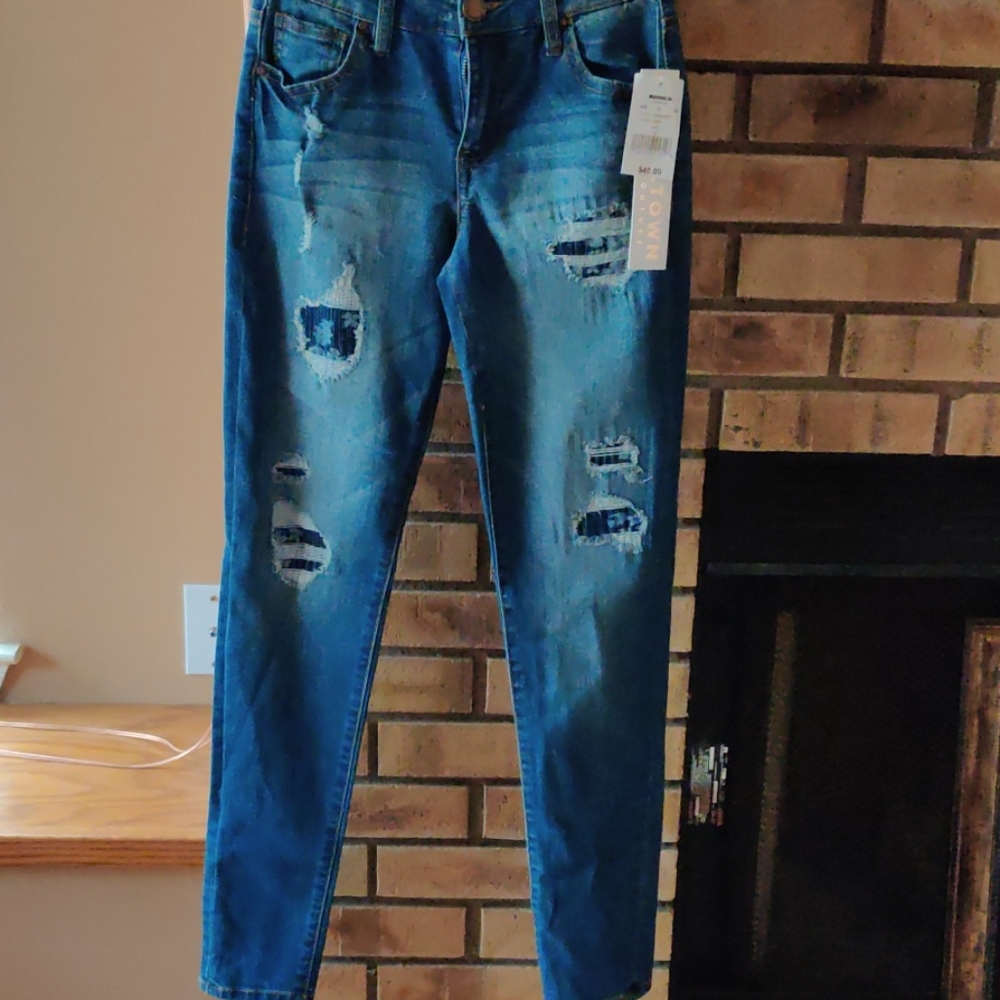 Tinseltown Denim Couture Distressed Jeans. NWT